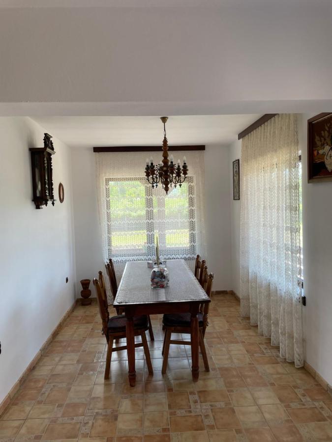 Bradet  Casa La Doi Nuci酒店 外观 照片