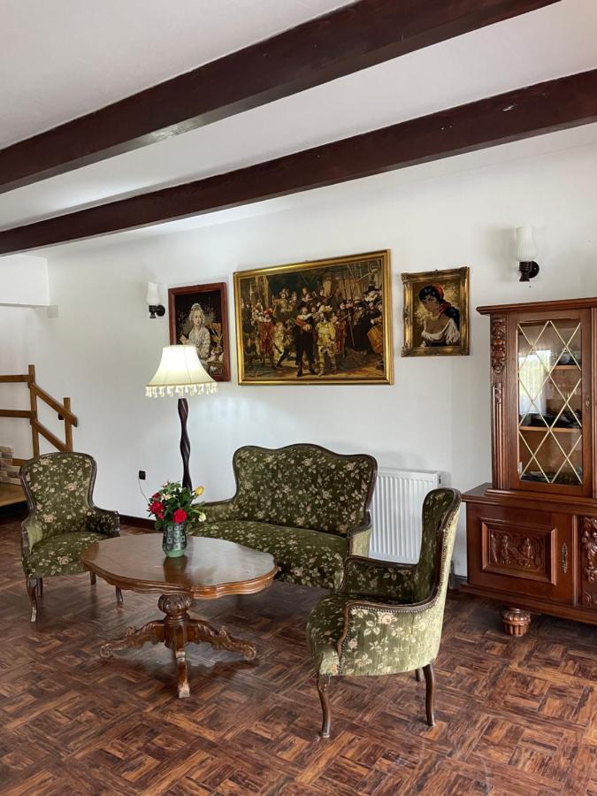 Bradet  Casa La Doi Nuci酒店 外观 照片